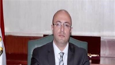 محافظ بني سويف يبحث دعم خدمة المواصلات بين المراكز ومشروعات بقطاع الطرق