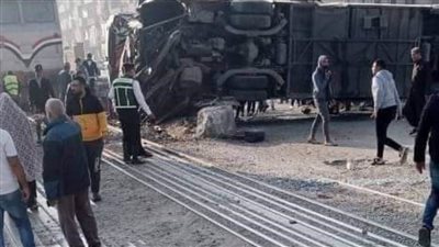 إصابة 18 طالبا وطالبة في حادث تصادم قطار بأتوبيس بالشرقية 