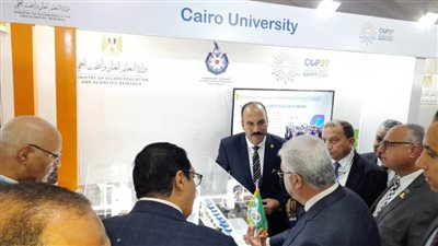 وزير التعليم العالي يفتتح معرض جامعة القاهرة في جناح الابتكار الأخضر بقمة المناخ