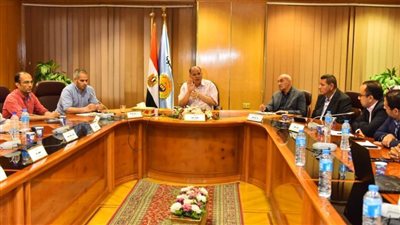 محافظ أسيوط يستقبل وفد مجلس الوزراء لمناقشة الموقف التنفيذي لمشروعات المبادرة الرئاسية حياة كريمة 