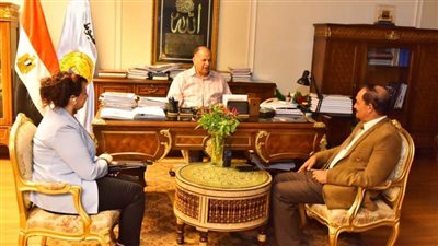 محافظ أسيوط يهنئ رئيس شركة مياه الشرب والصرف الصحي الجديد 