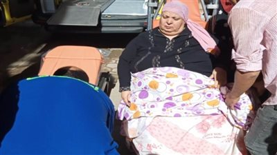 في استجابة لاستغاثة مواطنة .. أجهزة الأمن بالقاهرة تتوجه لمنزل سيدة وتنقلها للمستشفى 