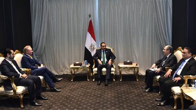 رئيس الوزراء يرحب بالمشاورات مع مجموعة 