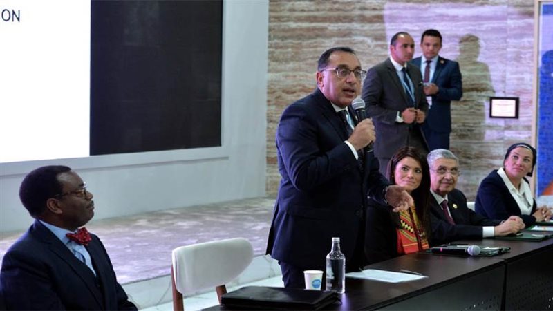 رئيس الوزراء خلال