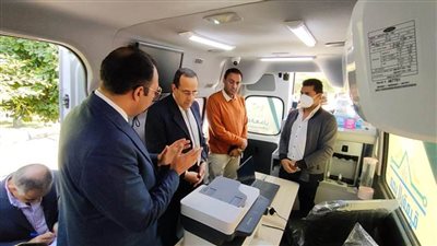 سيارة الشهر العقارى في شوارع العريش بشمال سيناء