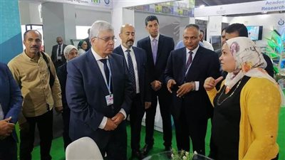 إقبال كبير من المشاركين في مؤتمر المناخ على جناح وزارة التربية والتعليم بالمنطقة الخضراء