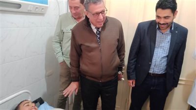 وكيل تعليم البحيرة يزور مصابي حادث حريق مصنع تعبئة الأكسجين المجاور لمدرسة النوبارية