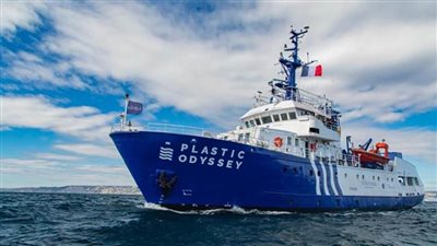 طاقم أول سفينة تضم معملا بيئيا بالعالم يشيد بالمبادرات المصرية لمواجهة تغيرات المناخ