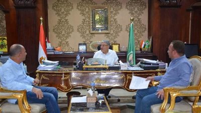 محافظ المنيا يوجه بفحص ودراسة عدد من الطلبات بالقطاعات الخدمية المختلفة