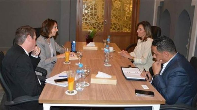 وزيرة الثقافة تبحث