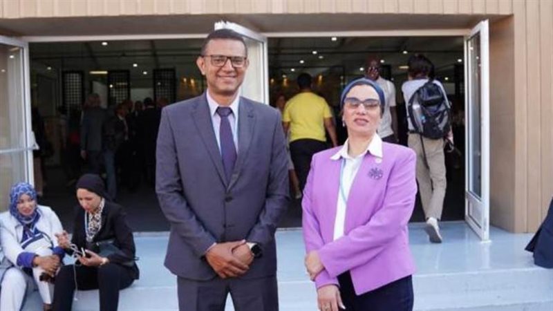 وزيرة البيئة والمغامر