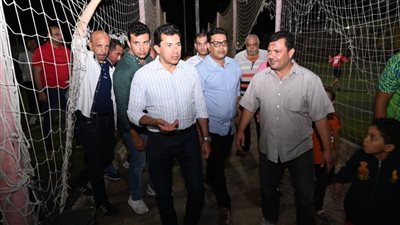 وزير الشباب والرياضة في جولة مفاجئة لمركز شباب شرم الشيخ