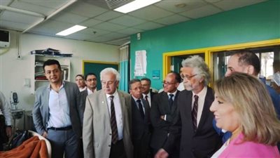 وفد من نقابة الأطباء في زيارة للشيخ زايد التخصصي