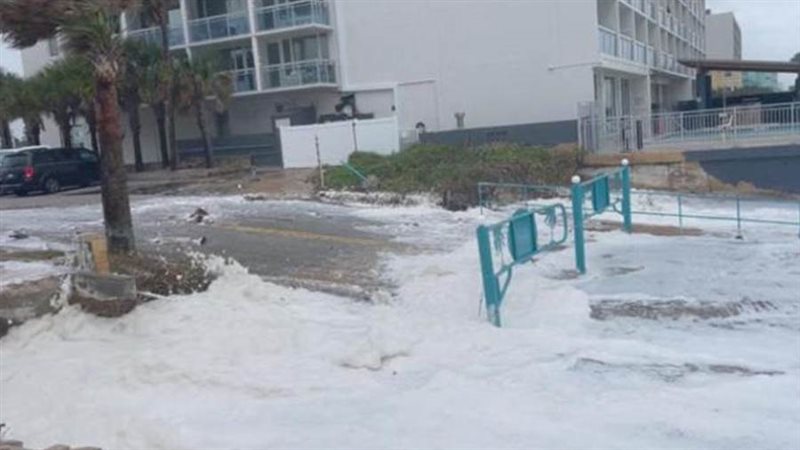 العاصفة نيكول