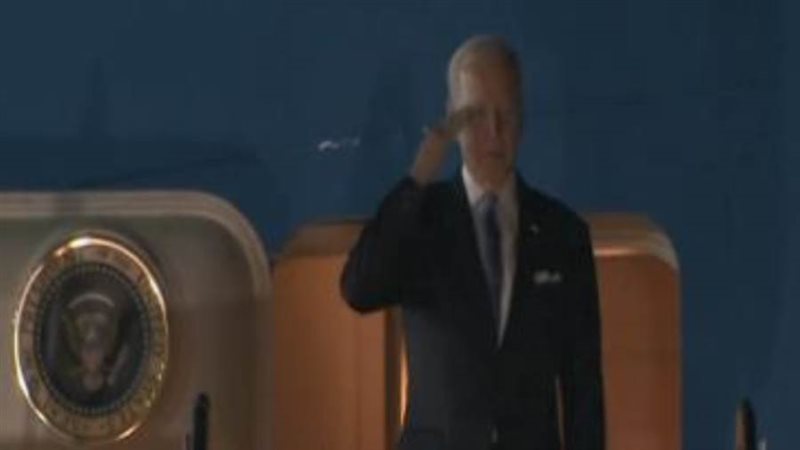 الرئيس الأمريكي يغادر