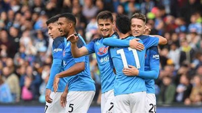 نابولي يواصل صدارته للدوري الإيطالي بالفوز على أودينيزي 3ـ2