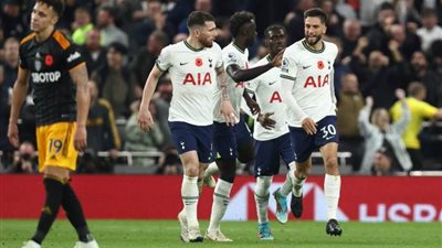 توتنهام يفوز على ليدز يونايتد .. وليستر سيتي على وست هام  في الدوري الإنجليزي