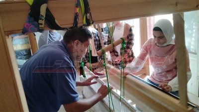 ورش لأعمال الفنون التراثية والتدريب على النول اليدوي للنشء بشباب كفر الشيخ 