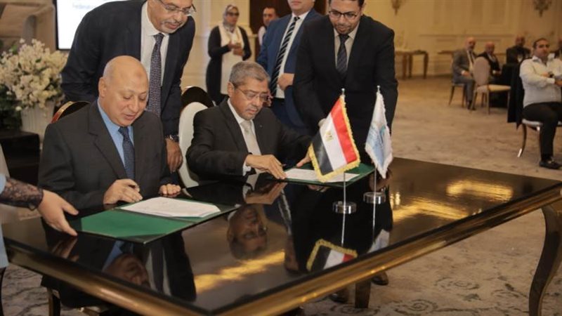 خلال توقيع البروتوكول