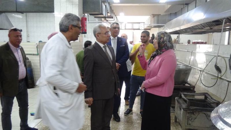 د عصام فرحات بالمطعم