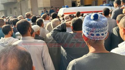 أهالي قرية الشقة يشيعون جثامين الأسرة المذبوحة بكفر الشيخ