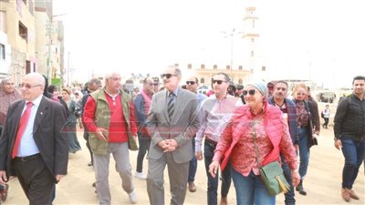 محافظ كفر الشيخ يشهد ختام ملتقى البرلس ويستمع إلى الأهالي