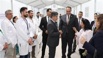 رئيس الرعاية الصحية يستقبل ممثلي الصحة العالمية بالمستشفى المُصغر الميداني بالمنطقة الخضراء
