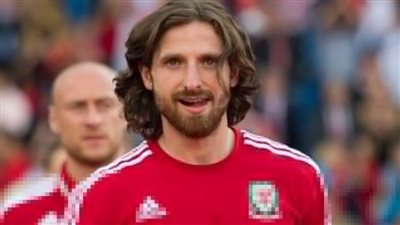 جو ألين لاعب وسط ويلز يأمل أن يكون لائقًا في المباراة الافتتاحية لكأس العالم