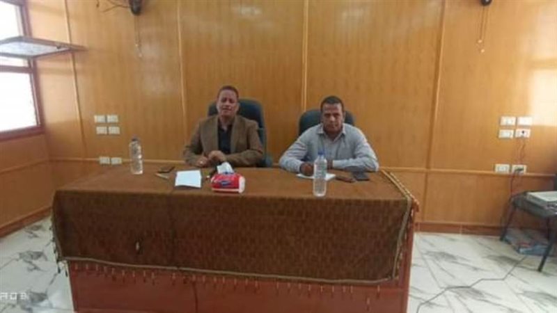 رئيس مركز باريس يناقش