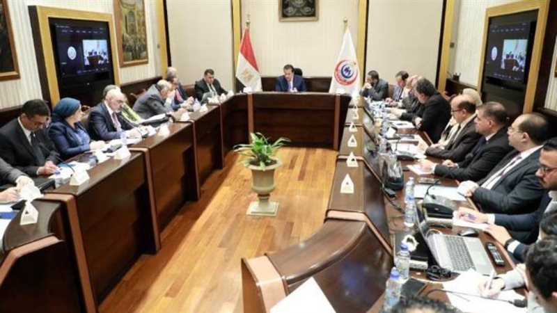 اجتماع وزير الصحة