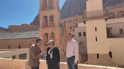  دير سانت كاترين وأهرامات الجيزة تستقبلان عددًا من الوفود المشاركة في مؤتمر المناخ 