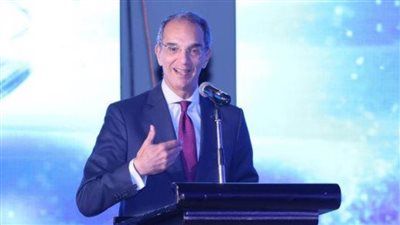 وزير الاتصالات: التنمية البشرية وبناء الإنسان حجر الزاوية في نهضة وتنمية العالم العربي