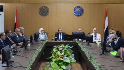 رئيس جامعة بني سويف يترأس مجلس كلية الطب البشري