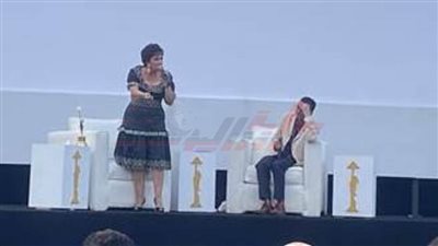 لبلبة لجمهورها بمهرجان القاهرة السينمائي: «أنا شايفة الحب في عنيكم»