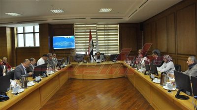 رئيس جامعة كفر الشيخ يوجه بتكثيف الجهود والبحوث العلمية والندوات