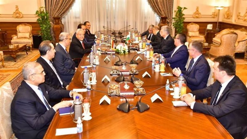 خلال الاجتماع