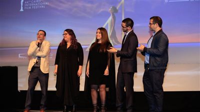 تصفيق حار لصناع 