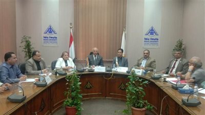 رئيس جامعة بنها يترأس اجتماعا لدراسة الآليات التنفيذية للائحة مركز الشهادات الموحدة