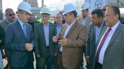 محافظ الغربية يتفقد شركتي التعاون والقاهرة لتكرير البترول