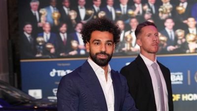 محمد صلاح يصل حفل جوائز جلوب سوكر.. وعناق حار مع راموس وإبراهيموفيتش