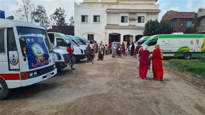 فحص ٢٠١٥ مواطنًا فى قافلة طبية كجانية بقرية القهوقية بالبحيرة