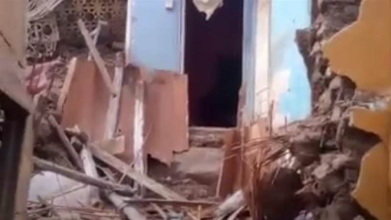 انهيار منزلين