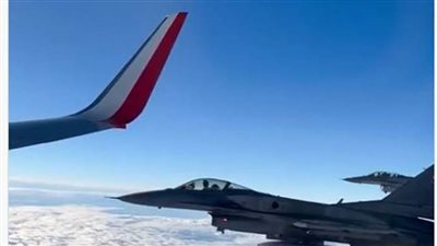 منتخب بولندا يسافر إلى قطر بحراسة طائرات حربية... ووزير الدفاع يرد على المنتقدين