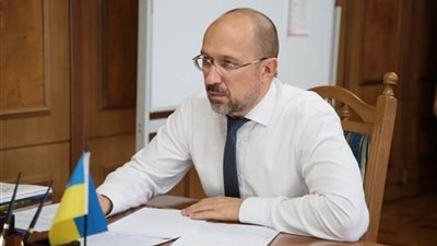 رئيس وزراء أوكرانيا: نصف نظام الطاقة معطل بسبب الهجمات الروسية