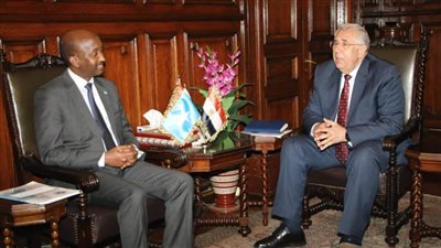 القصير يبحث مع وزير الثروة السمكية الصومالي أوجه التعاون بين البلدين