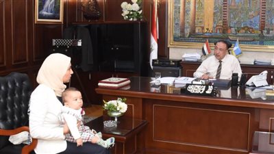 محافظ الإسكندرية يكلف خدمة المواطنين بإعادة فحص شكوى معلمة 