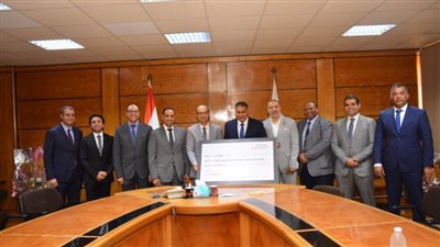 جامعة أسيوط تتلقى 40 ألف دولار تبرعًا من شركة سيمنز التكنولوجية