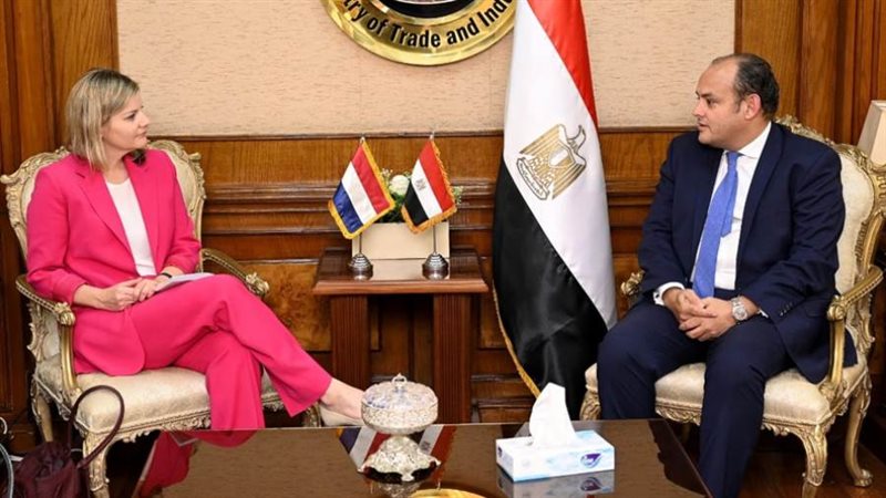 وزير التجارة يبحث