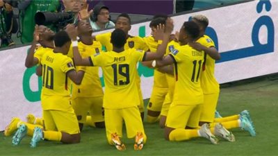 الإكوادوري فالنسيا يسجل أول أهداف كأس العالم لكرة القدم 