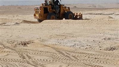 إزالة تعدٍ على أراضي الدولة بمساحة 100 فدان بواحة الفرافرة بالوادي الجديد